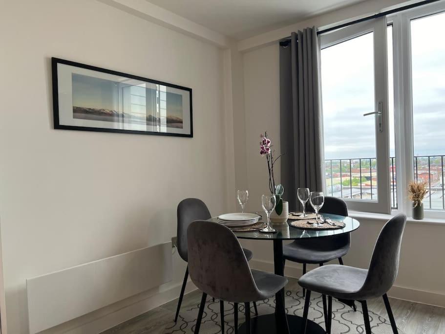 Prime Suite 2 Bedroom Apartment With Rooftop Terrace Manchester Dış mekan fotoğraf